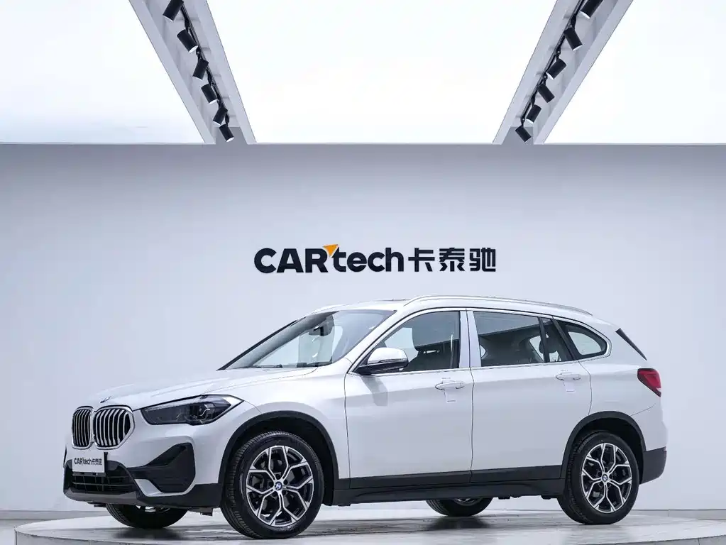 BMW X1 2022 — фото 1