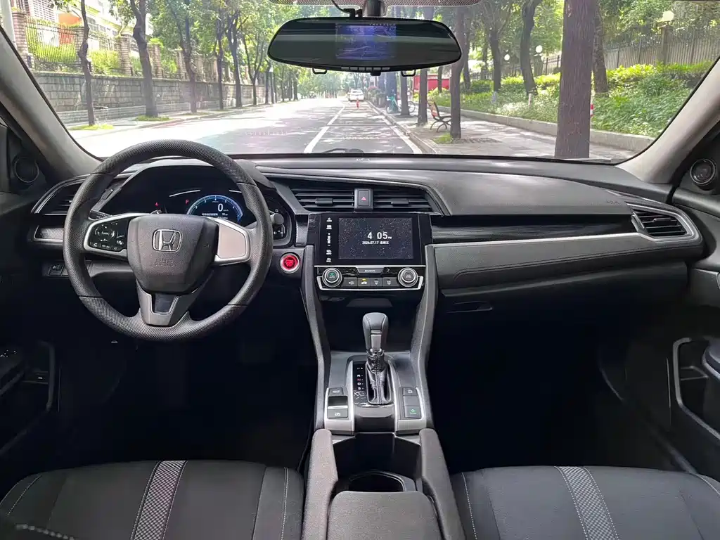 Honda Civic 2019 — фото 12