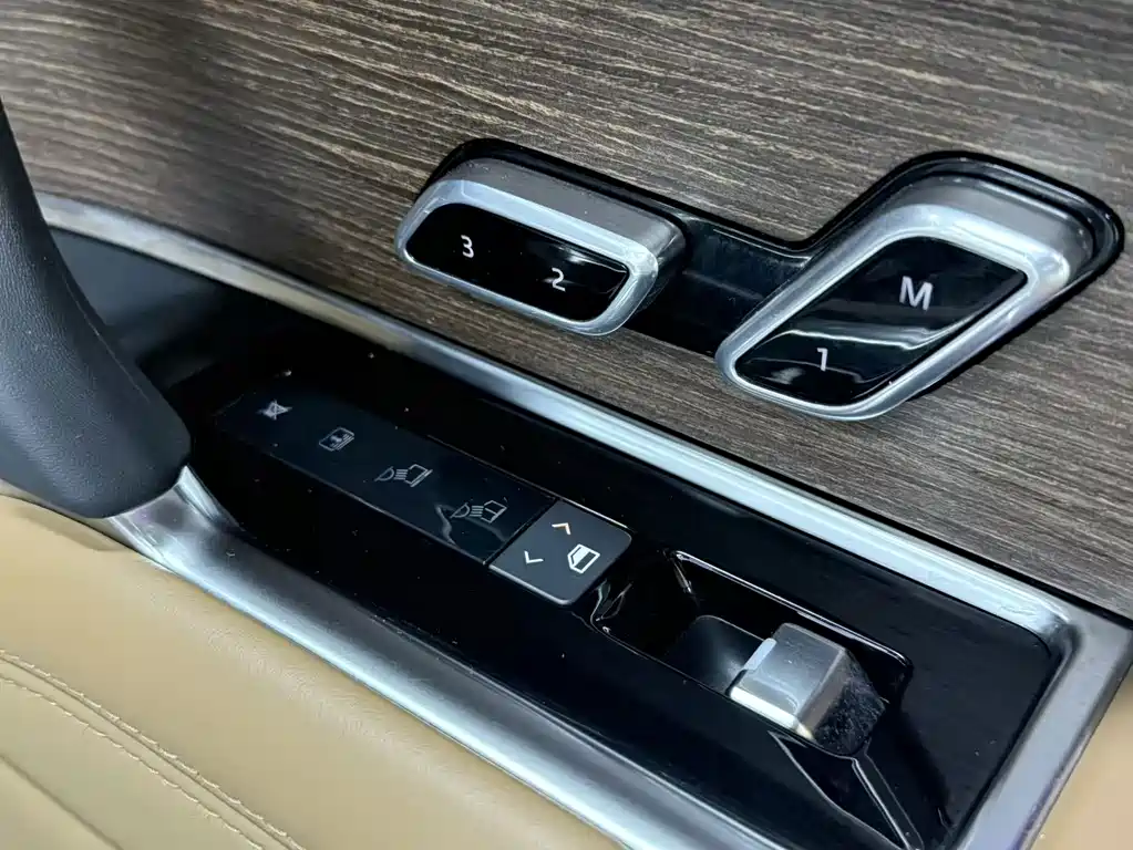 Land Rover Range Rover 2024 — фото 16