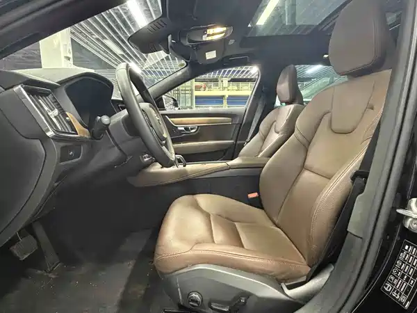 Volvo S90 2024