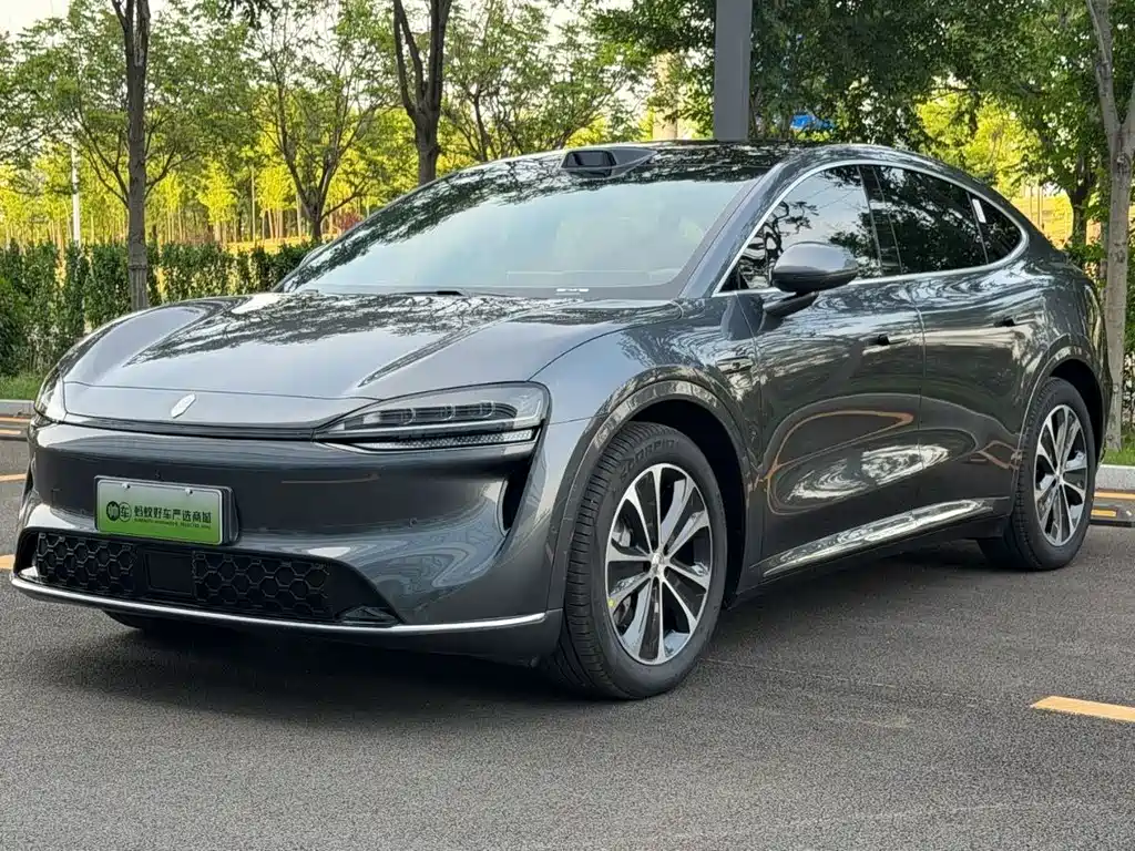Luxeed Zhijie R7 2025