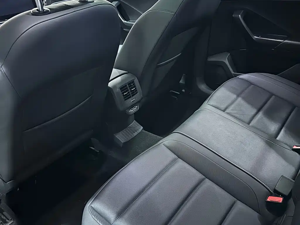 Volkswagen T-Roc 2021 — фото 22