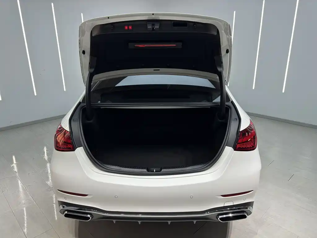 Mercedes-Benz C-Class 2023 — фото 18
