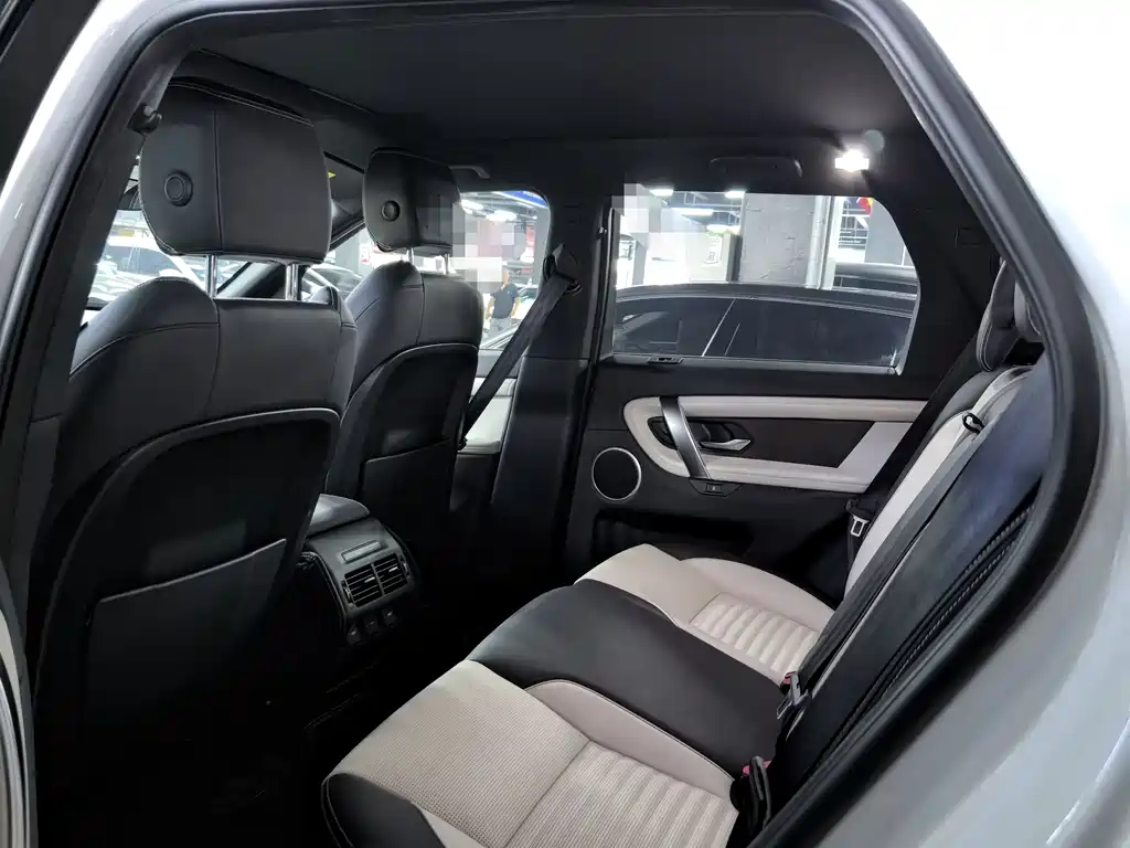 Land Rover Discovery Sport 2021 — фото 11
