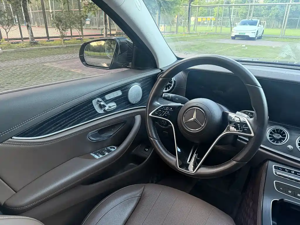 Mercedes-Benz E-Class 2023 — фото 14