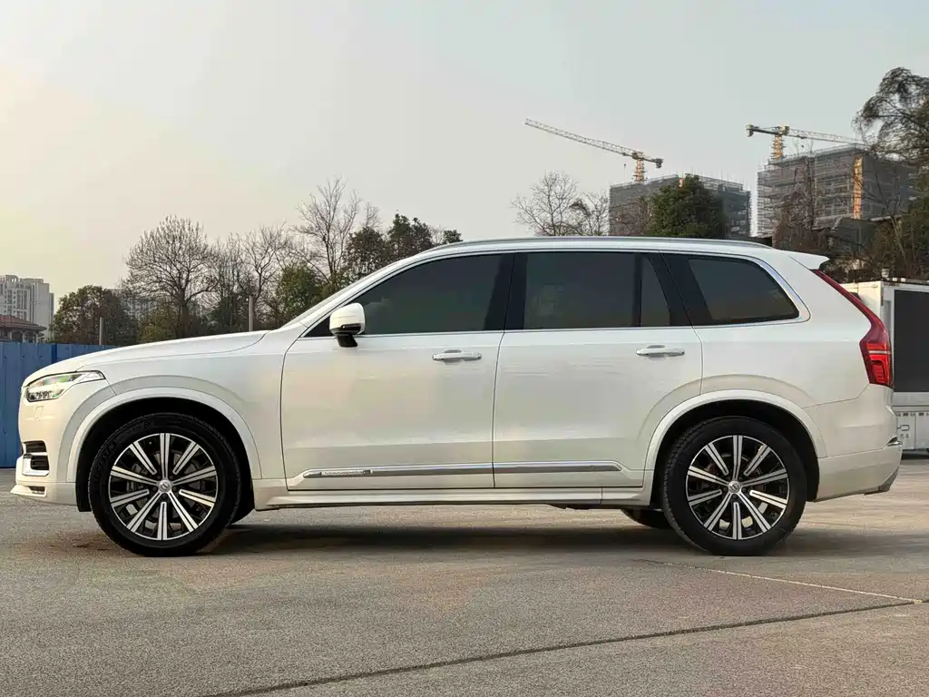 Volvo XC90 2020 — фото 18