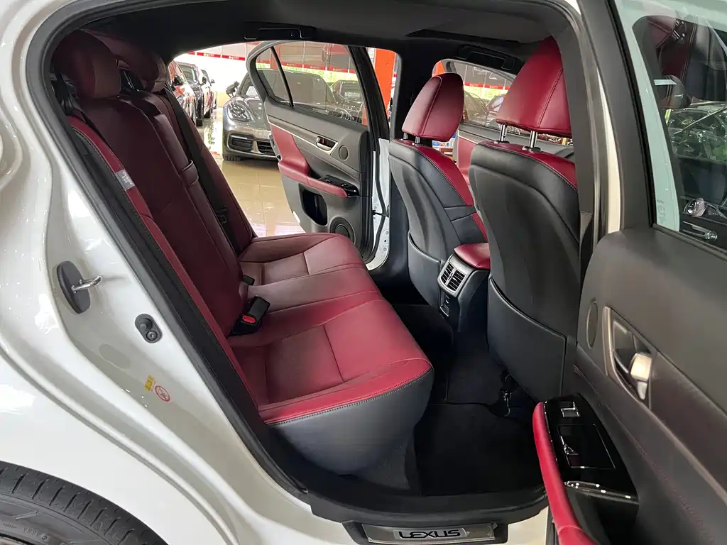 Lexus GS 2018 — фото 10