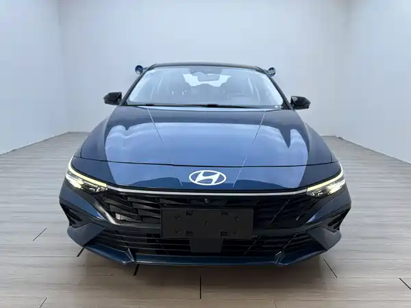 Hyundai Elantra 2023