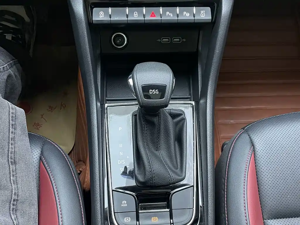 Skoda Karoq 2023 — фото 10