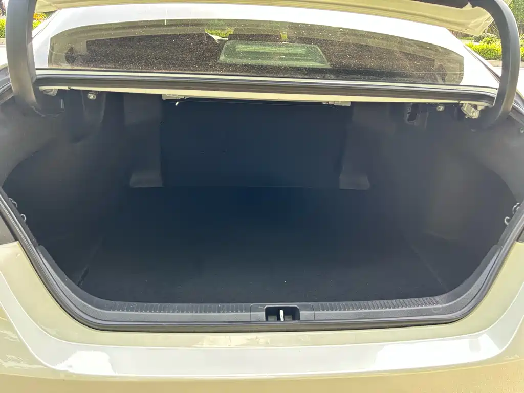 Toyota Camry 2021 — фото 10