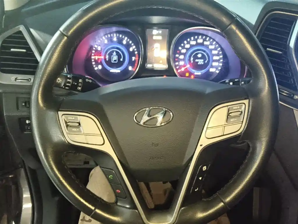 Hyundai Santa Fe 2016 — фото 11