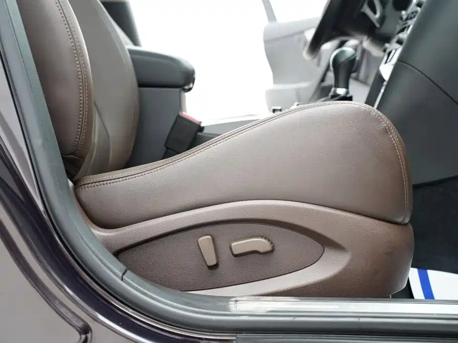Infiniti QX70 2015 — фото 16