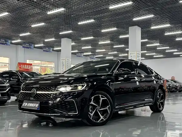 Volkswagen Passat 2025