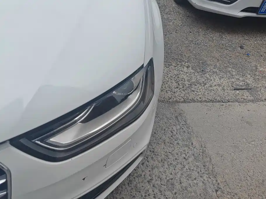 Audi A4L 2015