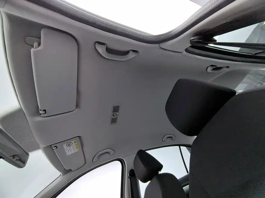 Volkswagen Lavida 2015 — фото 14