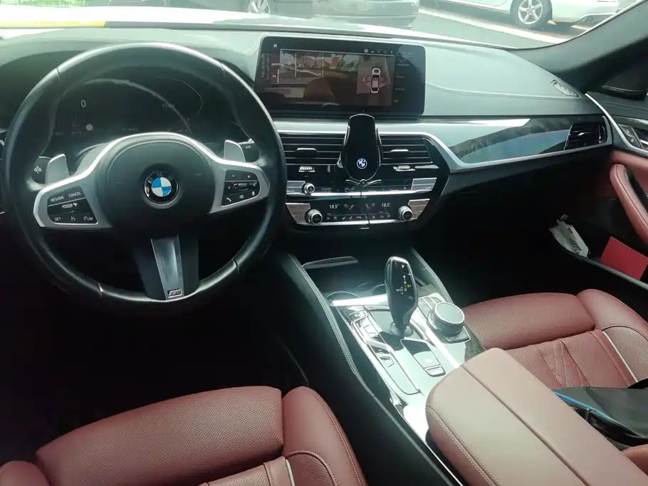 BMW 5 Series 2022 — фото 12