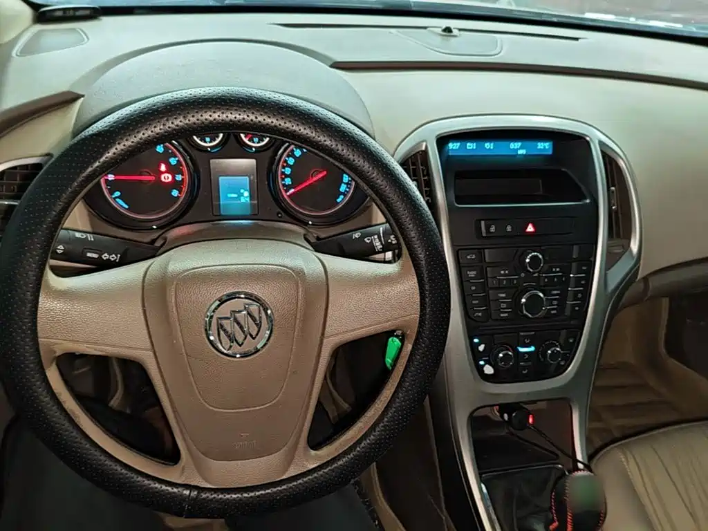 Buick Excelle GT 2014 — фото 10