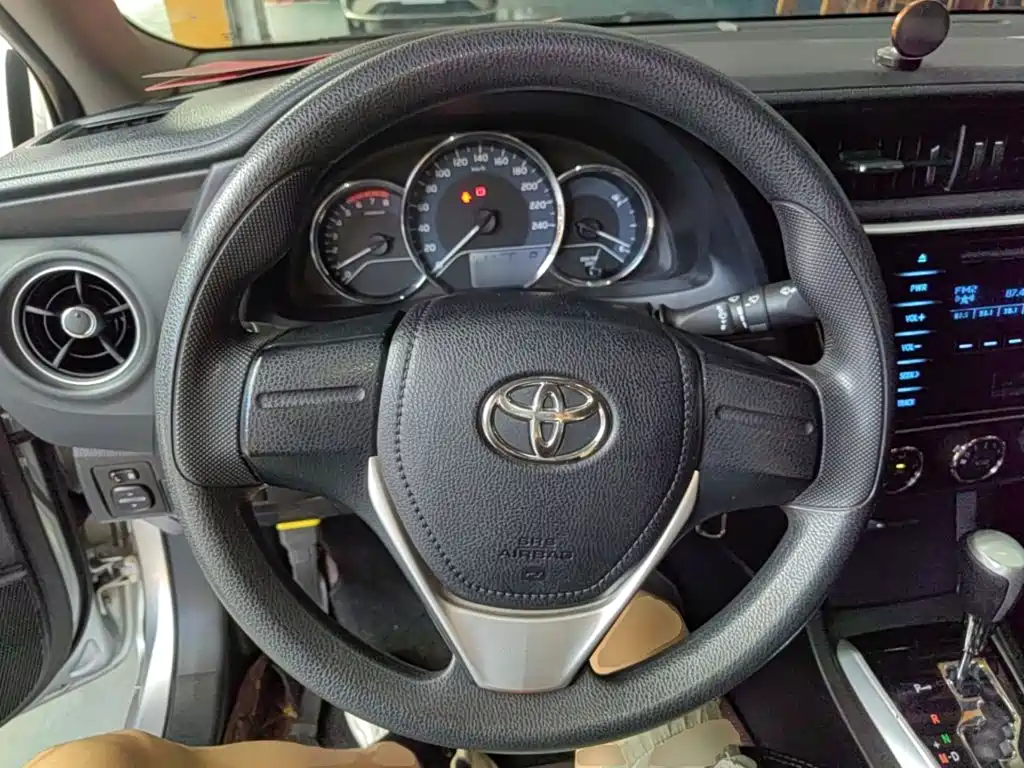 Toyota Corolla 2017 — фото 11