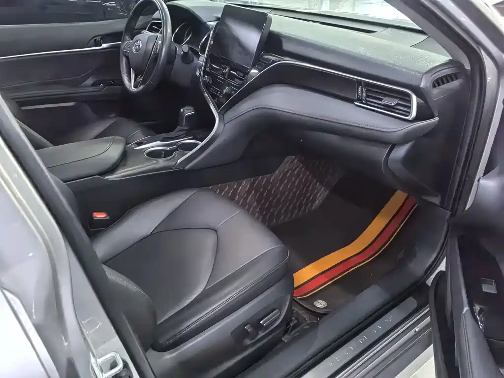 Toyota Camry 2023 — фото 11