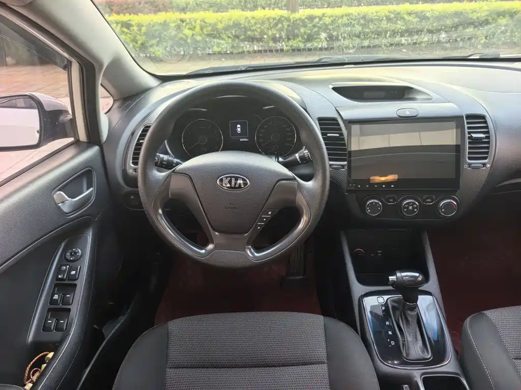Kia K3 2016 — фото 15