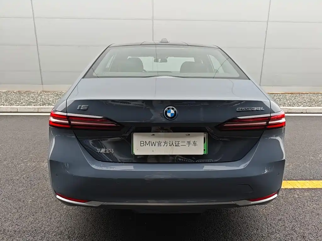 BMW i5 2025 — фото 3