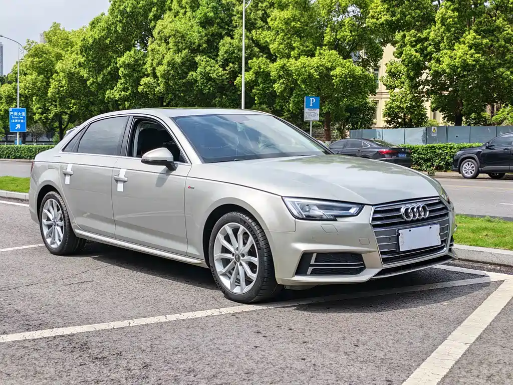 Audi A4L 2018 — фото 2