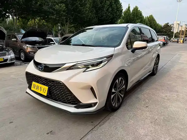 Toyota Granvia 2023