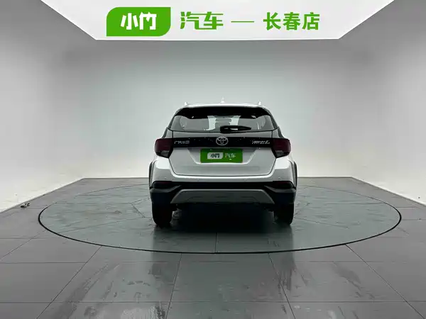 Toyota Yaris L 2023