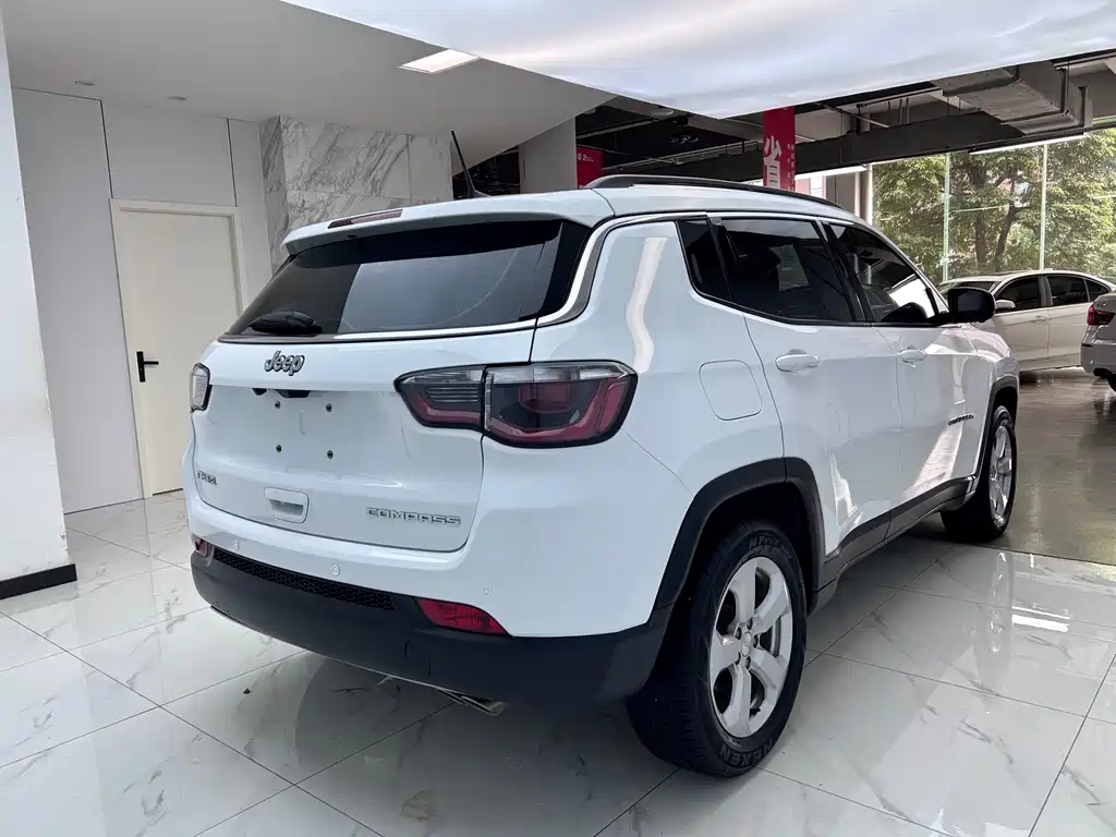 Jeep Compass 2021 — фото 7