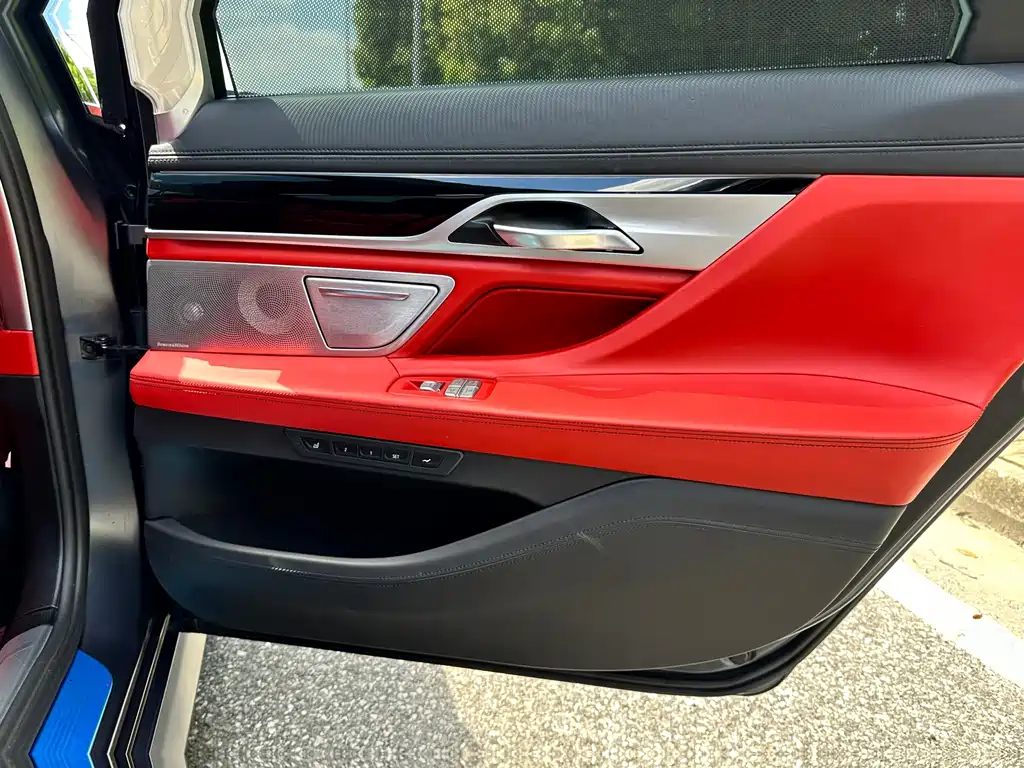 BMW 7 Series 2019 — фото 19