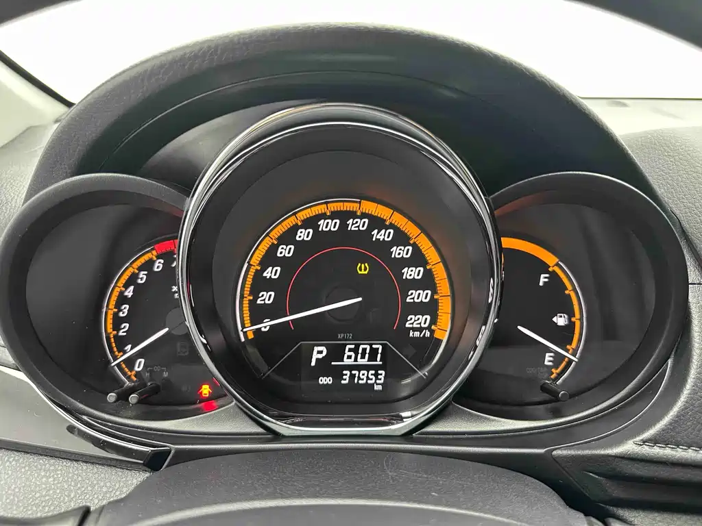 Toyota Yaris L 2023 — фото 17