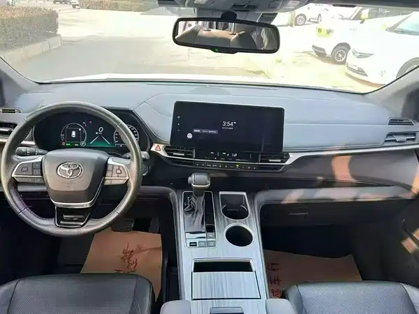 Toyota Sienna 2022