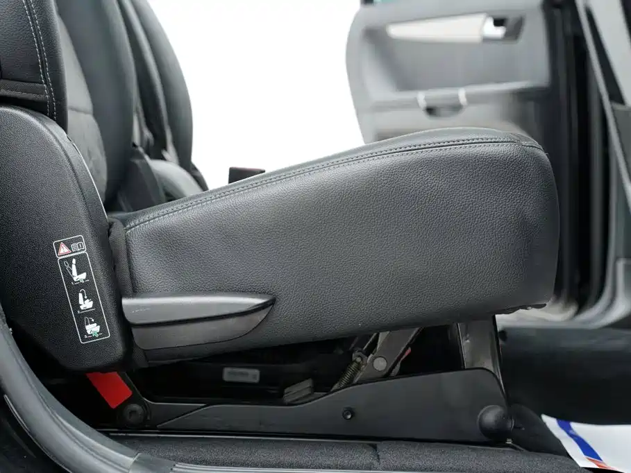 Mercedes-Benz R-Class 2015 — фото 17