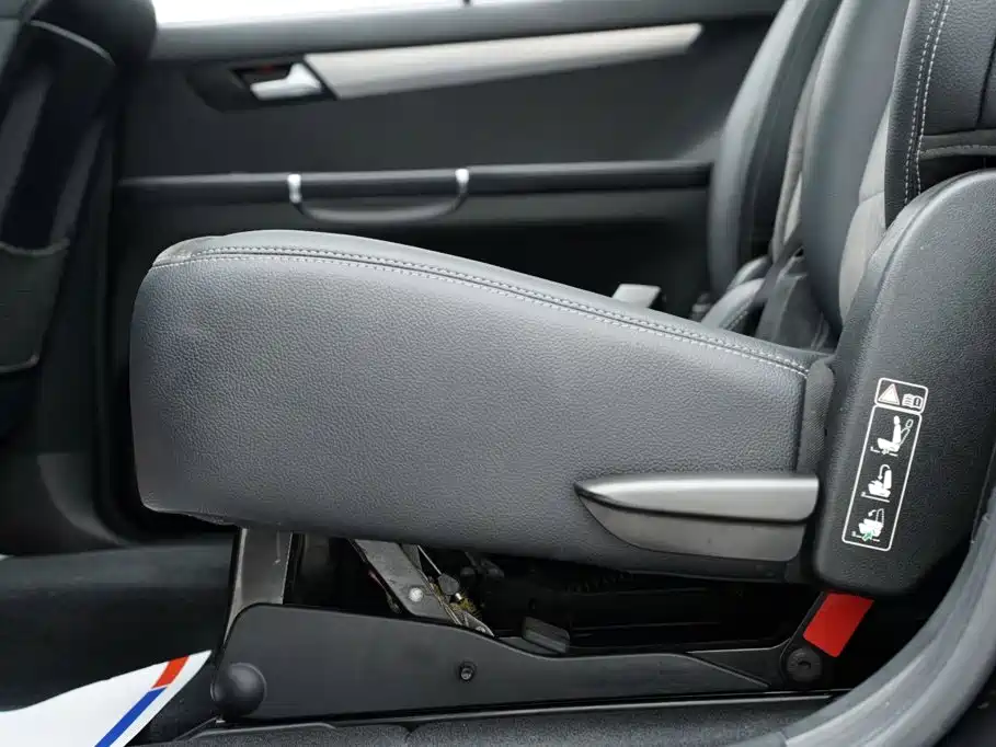 Mercedes-Benz R-Class 2015 — фото 13