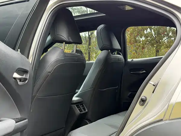Lexus UX 2021