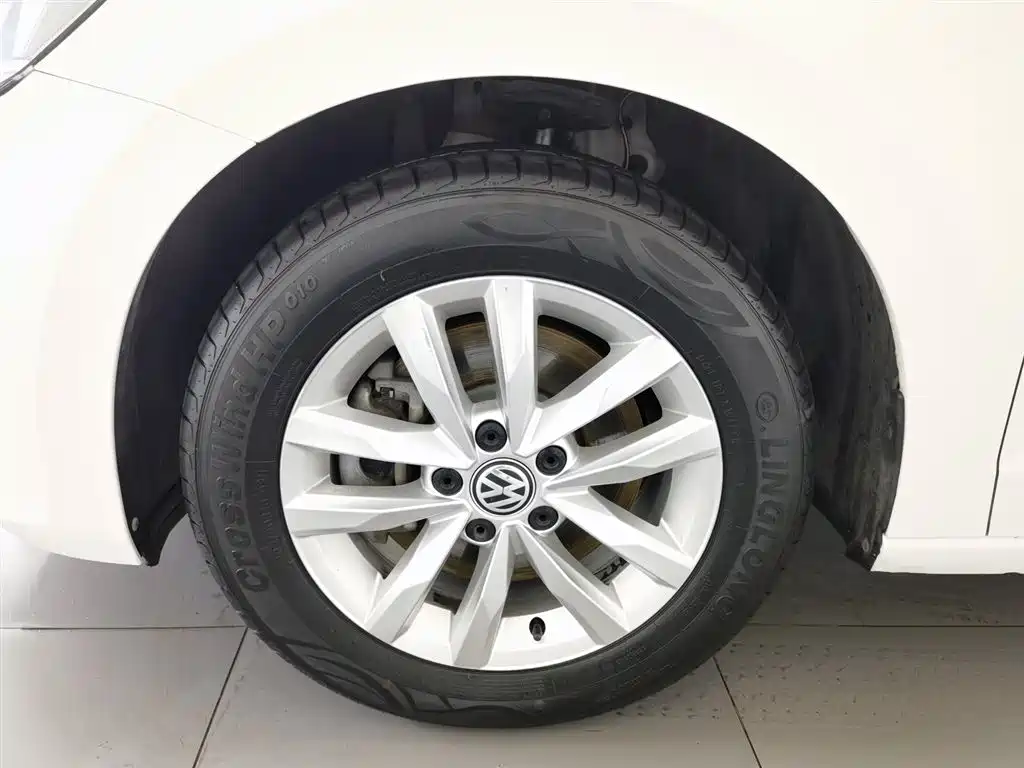 Volkswagen Touran 2018 — фото 17