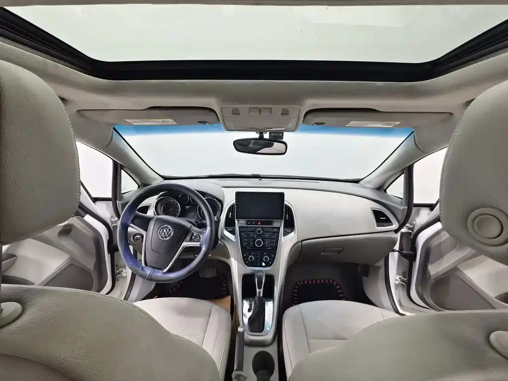 Buick Excelle GT 2012 — фото 10