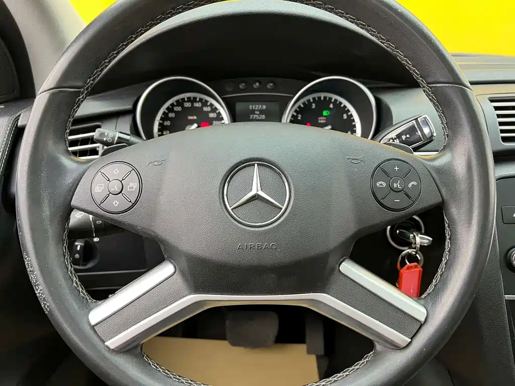 Mercedes-Benz R-Class 2017 — фото 6