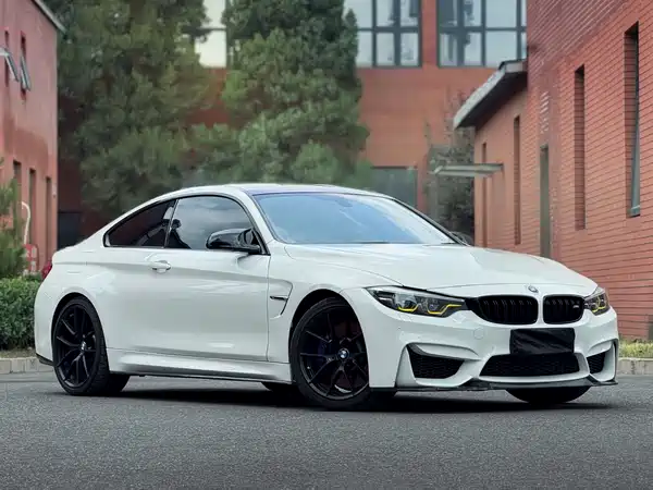 BMW M4 2016