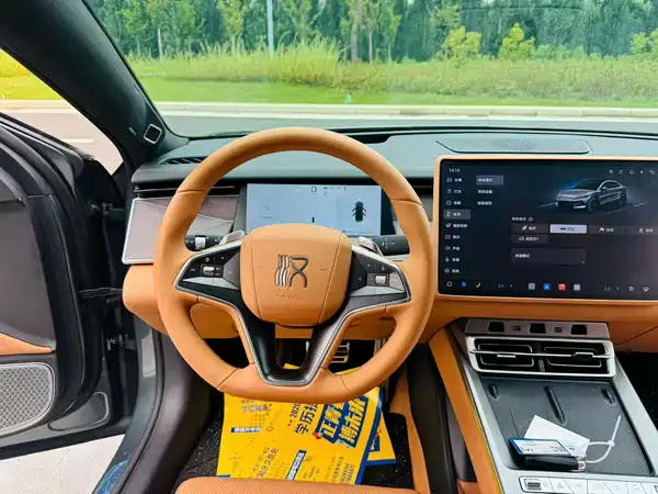 BYD Han L 2025