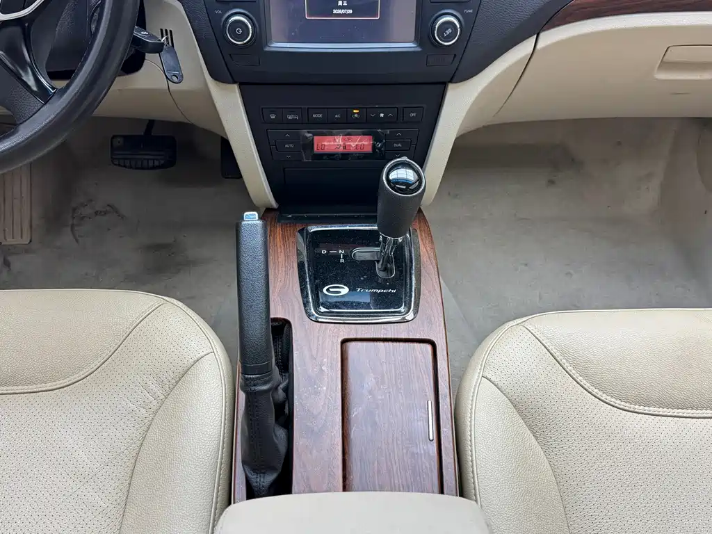 GAC Trumpchi GA5 2018 — фото 13