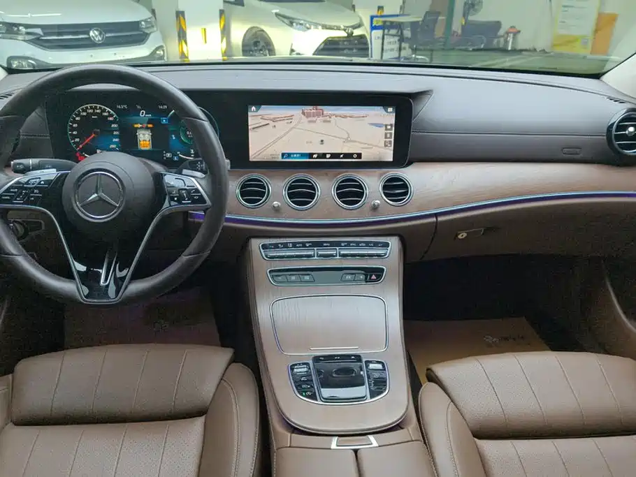 Mercedes-Benz E-Class 2022 — фото 12