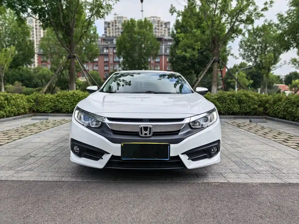 Honda Civic 2018 — фото 2