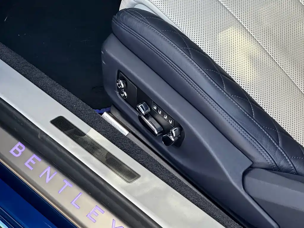 Bentley Continental 2020 — фото 25