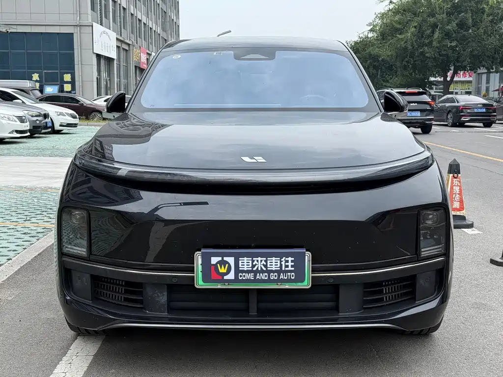 Li Auto L8 2025