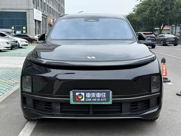 Li Auto L8 2025