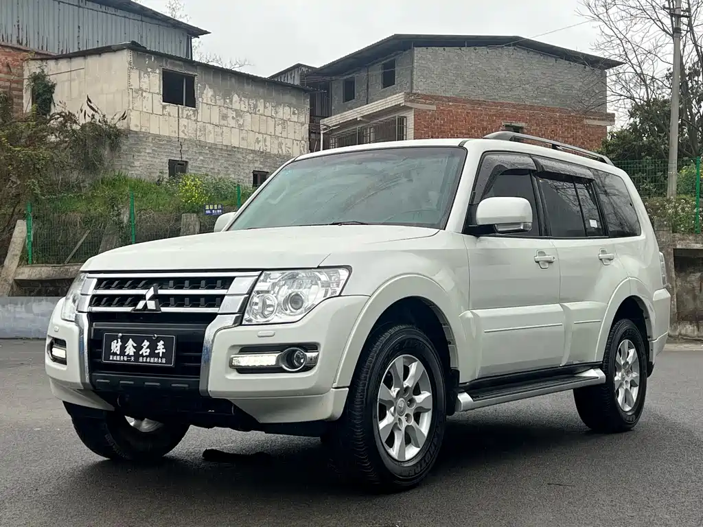 Mitsubishi Pajero 2018 — фото 1