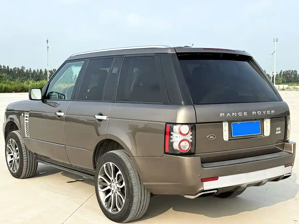 Land Rover Range Rover 2010 — фото 10