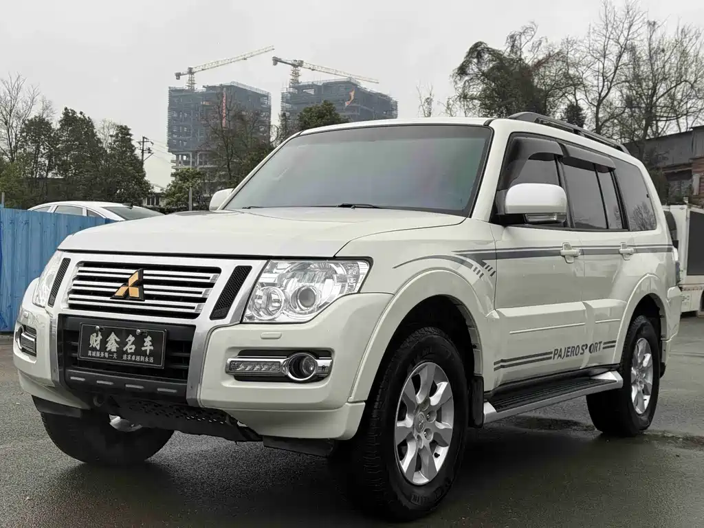 Mitsubishi Pajero 2019 — фото 1