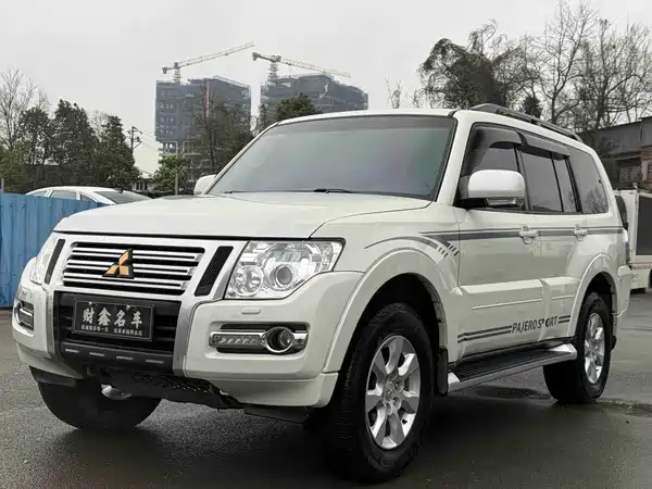 Mitsubishi Pajero 2019